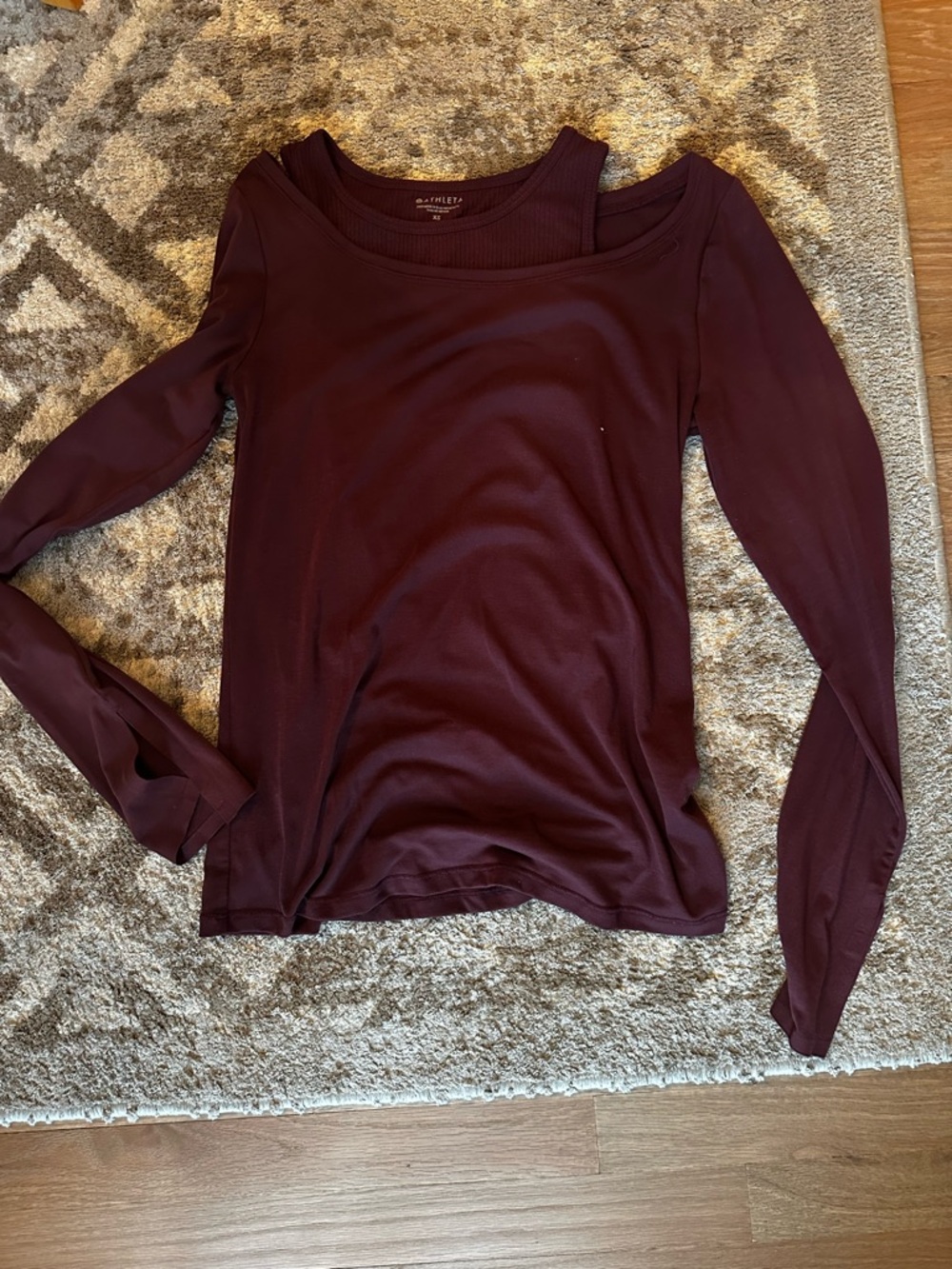 Athleta Long Sleeve Scoop Neck Top in Burgundy